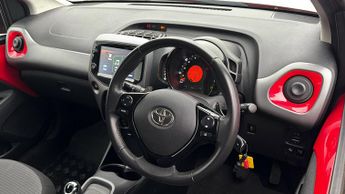 Toyota AYGO VVT-I X-PLAY X-SHIFT TSS