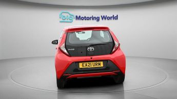 Toyota AYGO VVT-I X-PLAY X-SHIFT TSS
