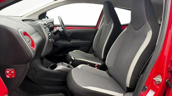 Toyota AYGO VVT-I X-PLAY X-SHIFT TSS