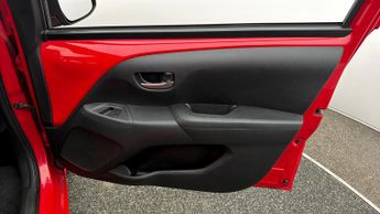 Toyota AYGO VVT-I X-PLAY X-SHIFT TSS
