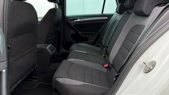 Volkswagen Golf R LINE TSI DSG