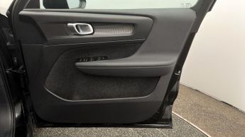 Volvo XC40 RECHARGE T4 R-DESIGN