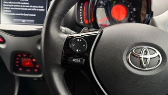 Toyota AYGO VVT-I X-TREND X-SHIFT