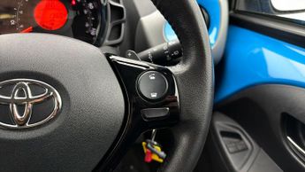 Toyota AYGO VVT-I X-TREND X-SHIFT