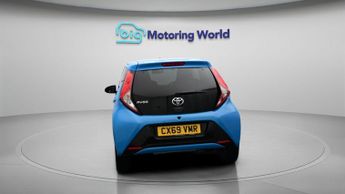 Toyota AYGO VVT-I X-TREND X-SHIFT