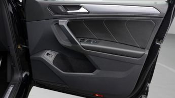 Volkswagen Tiguan R-LINE TECH TDI DSG