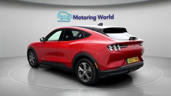 Ford Mustang Mach-E BASE