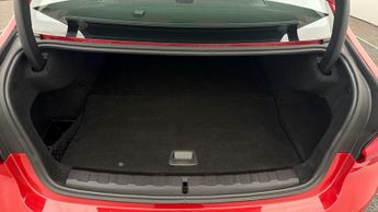BMW 3 Series 330E SE PRO