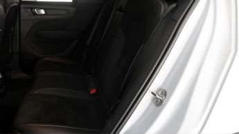 Volvo XC40 RECHARGE T4 R-DESIGN