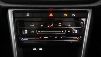 Volkswagen T-Roc LIFE TSI DSG