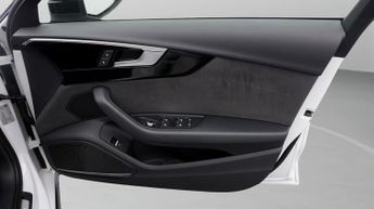 Audi A4 Avant AVANT TFSI S LINE BLACK EDITION