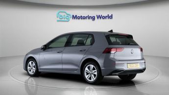 Volkswagen Golf LIFE TDI DSG