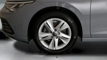 Volkswagen Golf LIFE TDI DSG