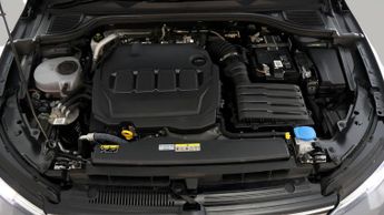 Volkswagen Golf LIFE TDI DSG