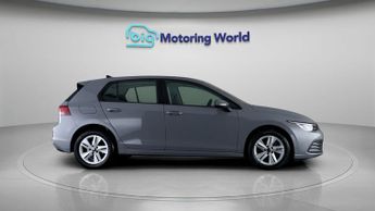 Volkswagen Golf LIFE TDI DSG