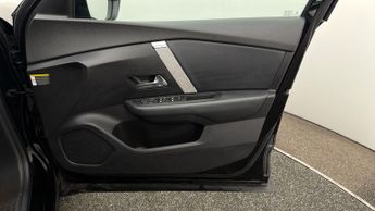 Citroen C4 PURETECH SHINE PLUS S/S EAT8