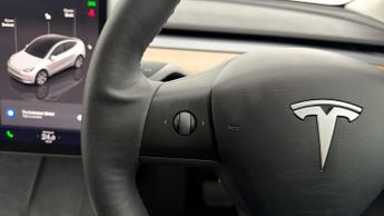 Tesla Model Y BASE