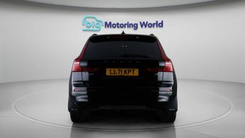 Volvo XC60 B5 MOMENTUM AWD