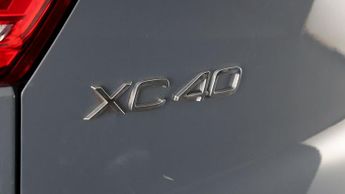 Volvo XC40 RECHARGE T4 R-DESIGN