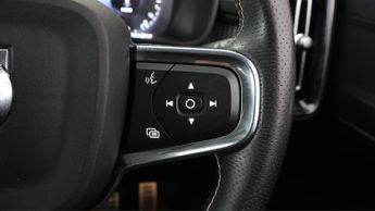 Volvo XC40 RECHARGE T4 R-DESIGN