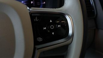 Volvo XC90 RECHARGE T8 PLUS AWD
