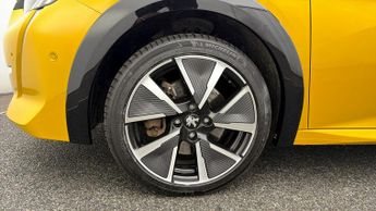 Peugeot E-208 GT PREMIUM
