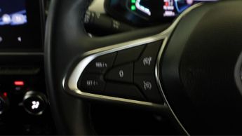 Renault Captur TECHNO E-TECH