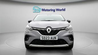 Renault Captur TECHNO E-TECH