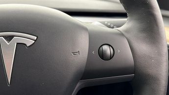 Tesla Model Y BASE