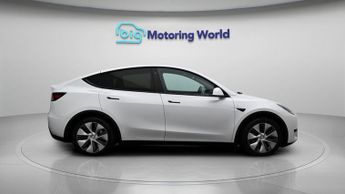 Tesla Model Y BASE