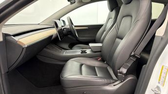 Tesla Model Y BASE