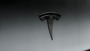 Tesla Model Y BASE