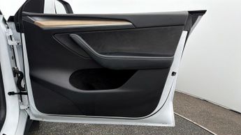 Tesla Model Y BASE