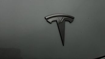 Tesla Model Y BASE