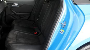 Audi A4 TDI QUATTRO S LINE BLACK EDITION