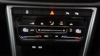 Volkswagen T-Roc LIFE TSI DSG