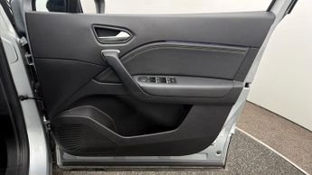 Renault Captur TECHNO E-TECH