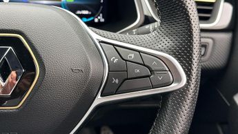 Renault Captur E-TECH ENGINEERED