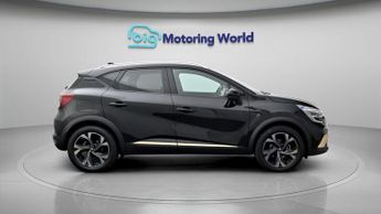 Renault Captur E-TECH ENGINEERED