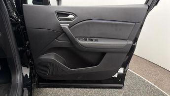 Renault Captur E-TECH ENGINEERED