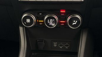 Renault Captur TECHNO E-TECH