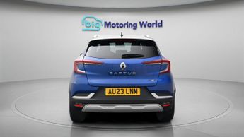 Renault Captur TECHNO E-TECH