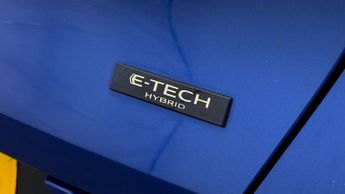 Renault Captur TECHNO E-TECH