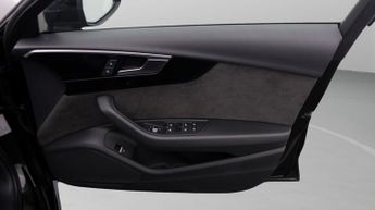 Audi A4 Avant AVANT TFSI S LINE BLACK EDITION