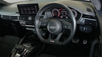Audi A4 Avant AVANT TFSI S LINE BLACK EDITION