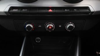 Audi Q2 TFSI S LINE