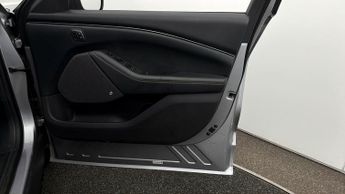 Ford Mustang Mach-E BASE