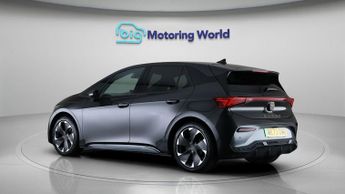 CUPRA Born V2