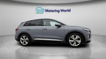 Audi Q4 e-tron S LINE