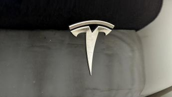 Tesla Model Y BASE